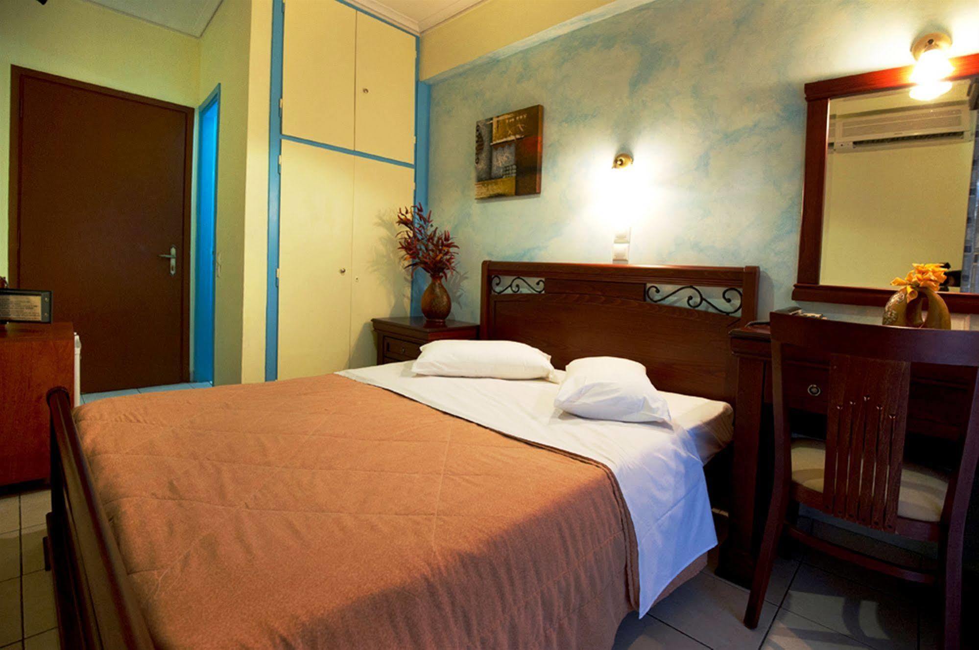 Pergamos Hotel Athens Exterior photo